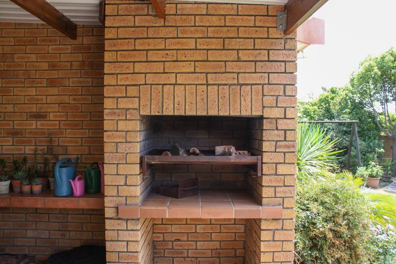 3 Bedroom Property for Sale in Vierlanden Western Cape